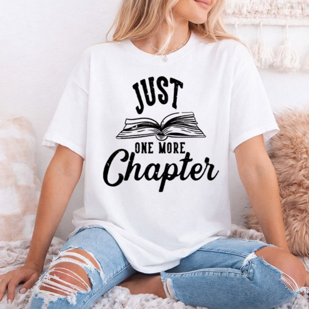 Bookworm Shirt: Just One More Chapter, Late Night Reading Vibe 2